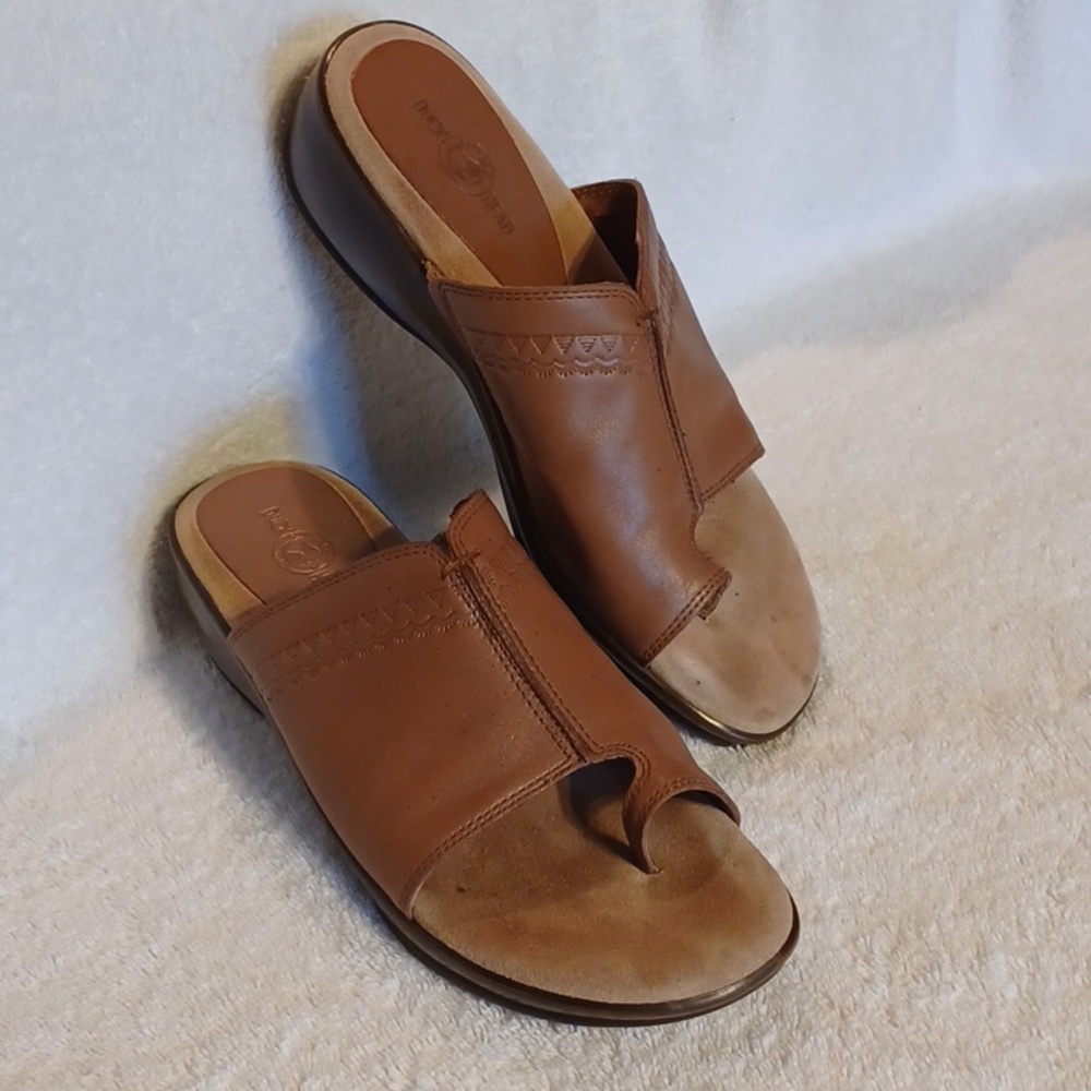 Duck head brown leather sandals women's size 7